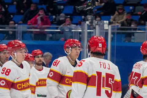 China's Hockey Squad reveals a Powerhouse's Weakness - Team Sports