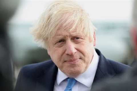 Why the UK and US Treat Political Scandals differently - FiveThirtyEight Politics Podcast