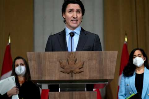Canada issues a first round of sanctions against Russia