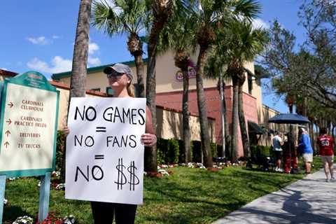 Deadline Day as M.L.B. Negotiations Continue with Players