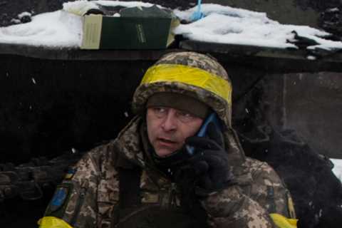 NATO Countries Rush in Javelins and Stingers as Russia Pounds Ukraine