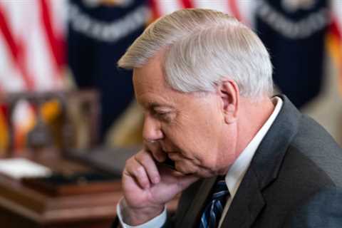 Lindsey Graham speaks out about Putin: Someone in Russia should take this guy out.