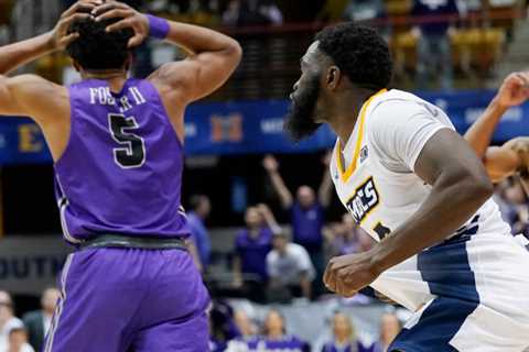 Chattanooga's Buzzer Beeter Got Something Extra