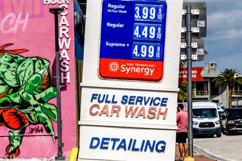 The inflation rate rose to 7.8 percent in February. This is a record for the past four decades.