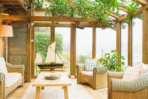 Sunroom vs. Sunroom vs. Screened Porch: What's The Difference?
