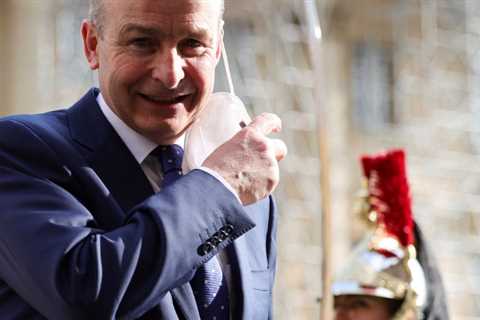 Biden cancels meetings in person with the Irish prime Minister, who was positive for coronavirus.