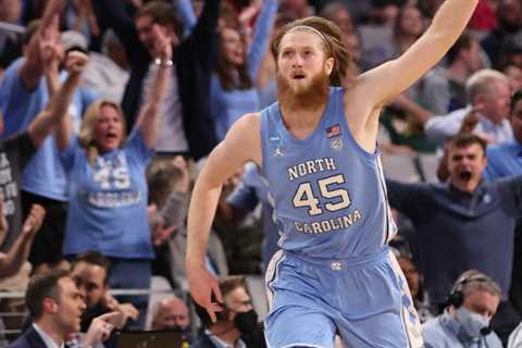 Tournament: North Carolina Ousts Top -Seeded Baylor in the Overtime