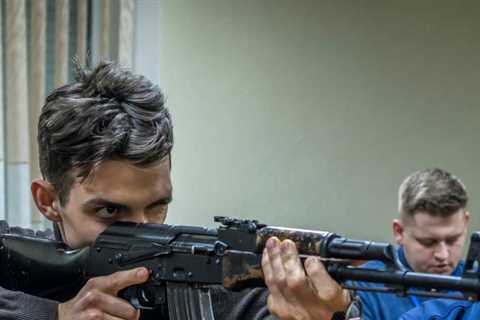 Why can't spy agencies predict a country's willingness to fight?