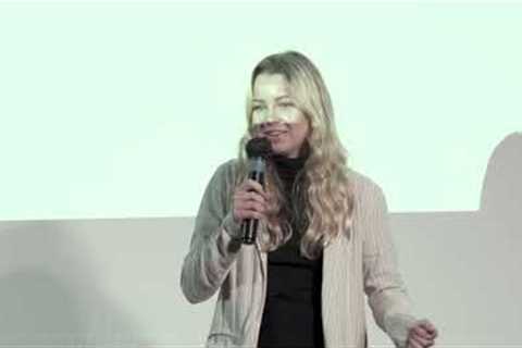 Do your brain a favor, put your smartphone down | Marjorie Kate Carlson | TEDxYouth@ISF
