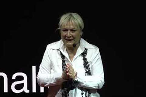 'Çeyiz Sandığından Çıkan Lezzetler' | Mine ÖZMEN | TEDxBeyMahallesi