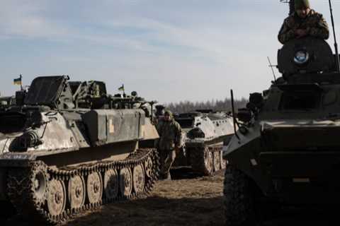 U.S. will help transfer Soviet-made tanks to Ukraine