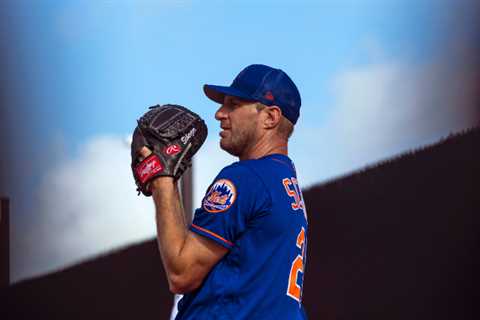 National League: A Challenger Emerges