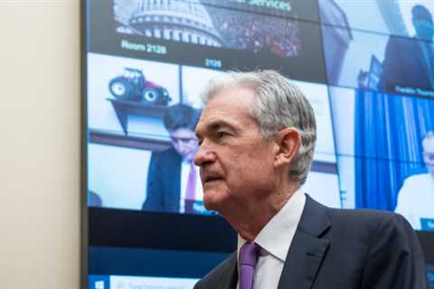Fed minutes revealed that many Fed officials were in favor of a large rate hike.