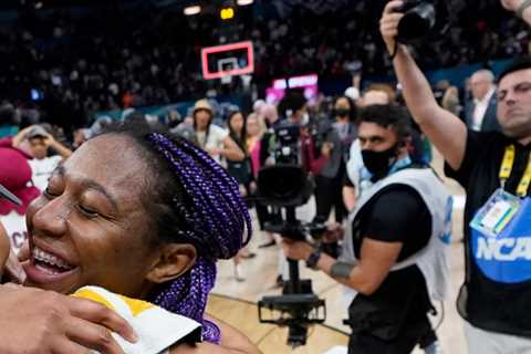 South Carolina is a dominant force all season and delivers a championship over UConn