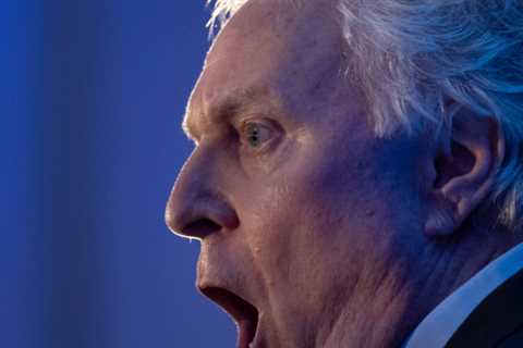 Jean Charest lets loose on Pierre Poilievre as debates loom