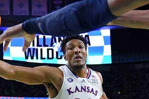 Kansas Runs Past Villanova in a Race to the N.C.A.A. Final, Revenging from a 2018 Loss