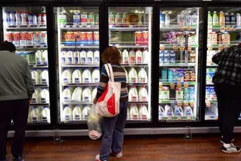 Forecasting the Peak of Inflation is Not an Easy Task. - FiveThirtyEight Politics Podcast