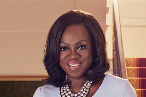 The First Lady: Fashioning