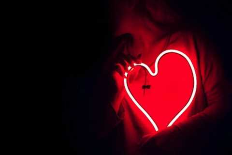 Heart attack symptoms in women and tips to plan a heart healthy diet plan