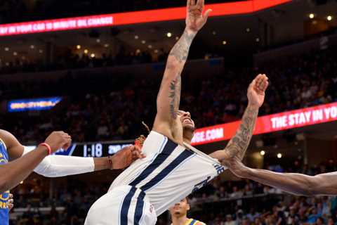 Draymond Green leaves early, but Golden State shows tenacity late