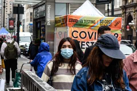 The White House warns of a fall surge and plans to provide vaccines if Covid is no longer available.