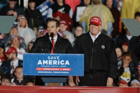 On a wet night in Pennsylvania Dr. Oz meets Trump and Vance and receives a warm reception.