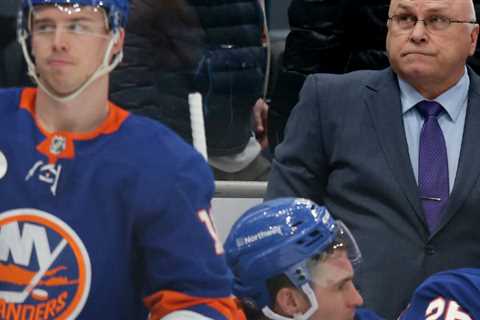 Barry Trotz, Islanders Coach, Fired after Missing N.H.L. Playoffs