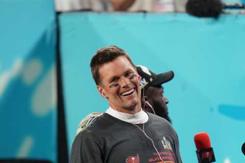 Tom Brady, Once Retired, Will Step Into Fox Broadcast Booth