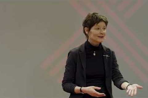 Raccontare la guerra e proteggere la verità | Andreja Restek | TEDxTorinoStudio