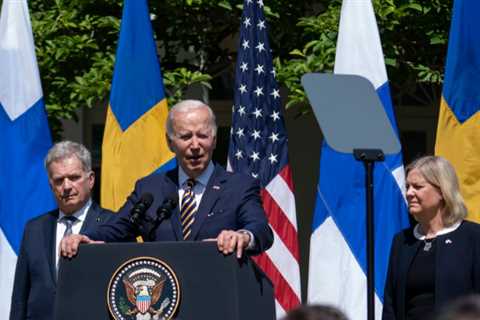 Biden Seeks Swift Effort to Bring Finland and Sweden Into NATO