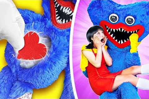 Huggy Wuggy Is Alive!? *DIY Room Makeover by Squid Game Doll for Her Loved One*