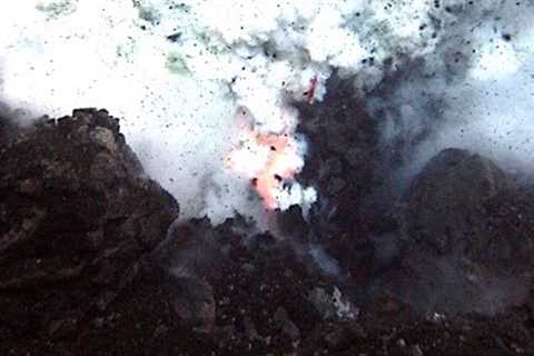 Scientists Just Announced A Massive Dormant Volcano Just Awakened &amp; Caused Thousands Of..