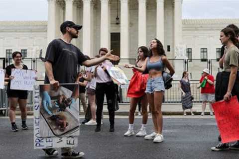 The Political Consequences Of Overturning Roe v. Wade l FiveThirtyEight Politics Podcast