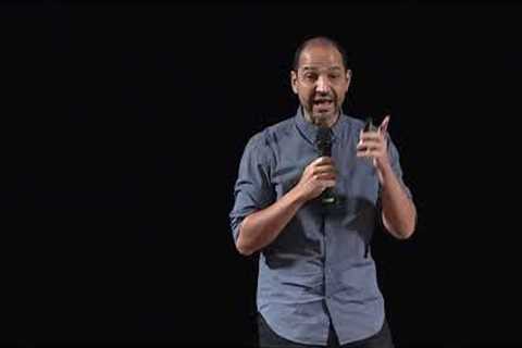 Seja Egoísta com a sua Carreira | Luciano Santos | TEDxFAAP