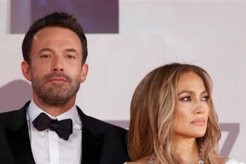Rumors Claim Ben Affleck Supposedly Struggling With $1M Over Budget Wedding To Jennifer Lopez