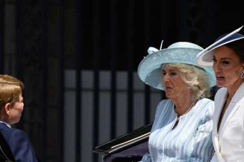 Why Royal Women Always Sit In The Rear Carriage