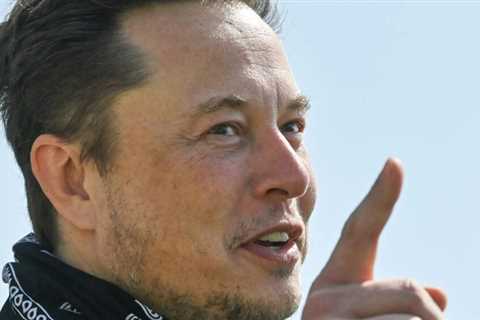 With A Lawsuit With Twitter On The Horizon, Elon Musk Takes The Party To A Yacht In Greece