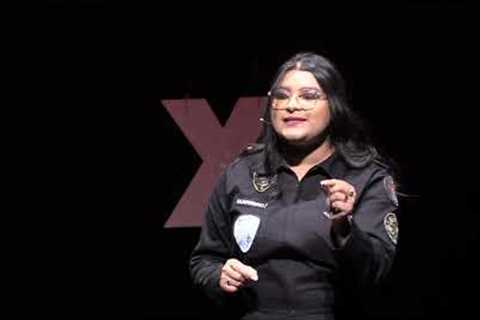 Ser mujer me llevó a las estrellas | Karen Guerrero | TEDxCamelinasAve