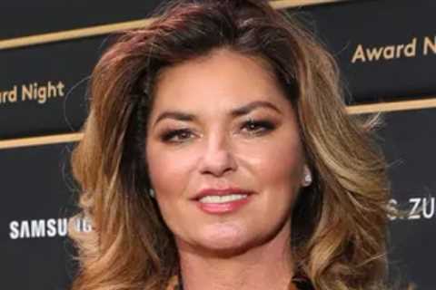 Shania Twain Reveals She Suffered From 'Mini Blackouts' On Stage Before Diagnosis
