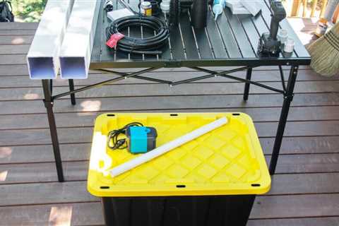 How To Make a DIY Hydroponic Garden
