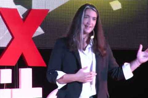 Pateando estereotipos | GISEL KOLODZINSKI | TEDxArequito