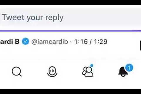 Cardi b takes down Hot Shit Remix after copying Nicki Minaj  &amp; calling people worms 🤣 Don't..