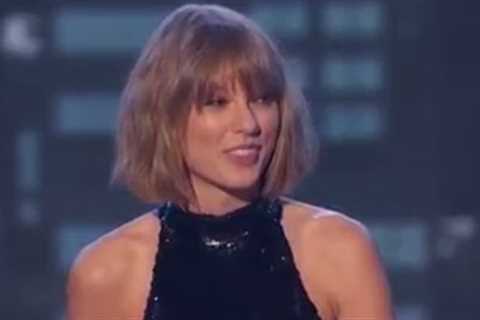 Taylor Swift Dominates the iHeartRadio Awards