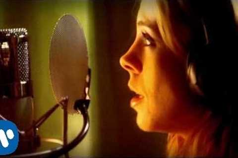 Green Day - 21 Guns [Cast Version]  (Video)