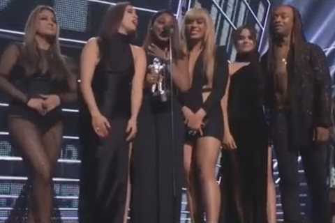 Fifth Harmony Win VMA For Best Collab &amp; Anger Beyonce Fans