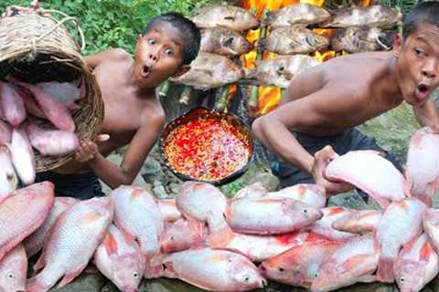 Primitive technology - Red fish catch &amp; cooking eating delicious