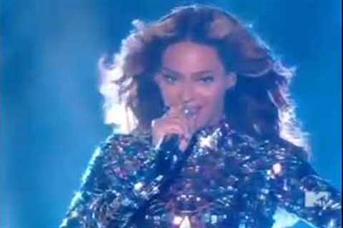 Beyonce 2014 FULL performance (no clickbait)