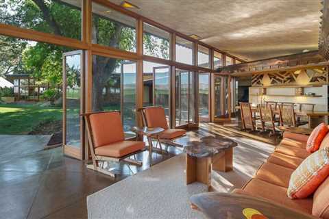 Here’s Your Chance To Own a Frank Lloyd Wright Farmhouse