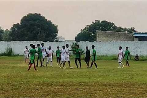 Match K Beech Mein Fighting II FOOTBALL