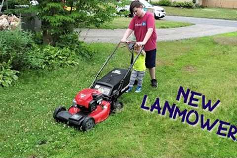 Kids and lawnmowers - New Craftsman M260 Lawn mower!  Lawnmower Boy #3